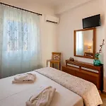 Апартаменты Queen Bee Seafront