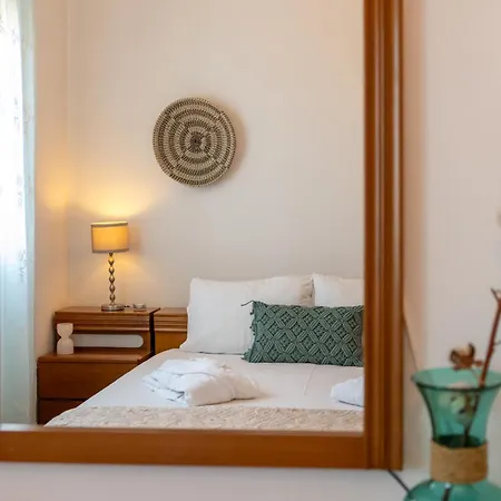 Queen Bee Seafront * Páros