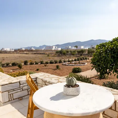 Queen Bee Seafront Апартаменты *